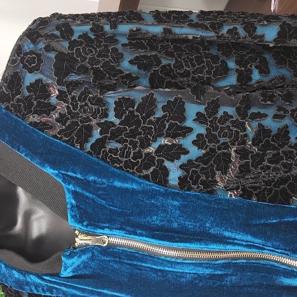 Adore Velvet Floral Reversible Jacket - Picture 7 of 9